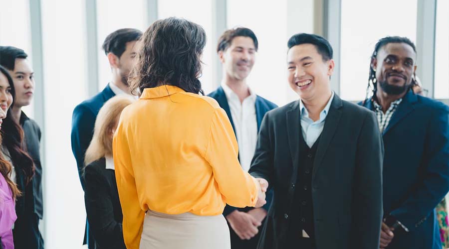 You are currently viewing Follow-Up Setelah Networking Cara Menjaga Relasi Bisnis