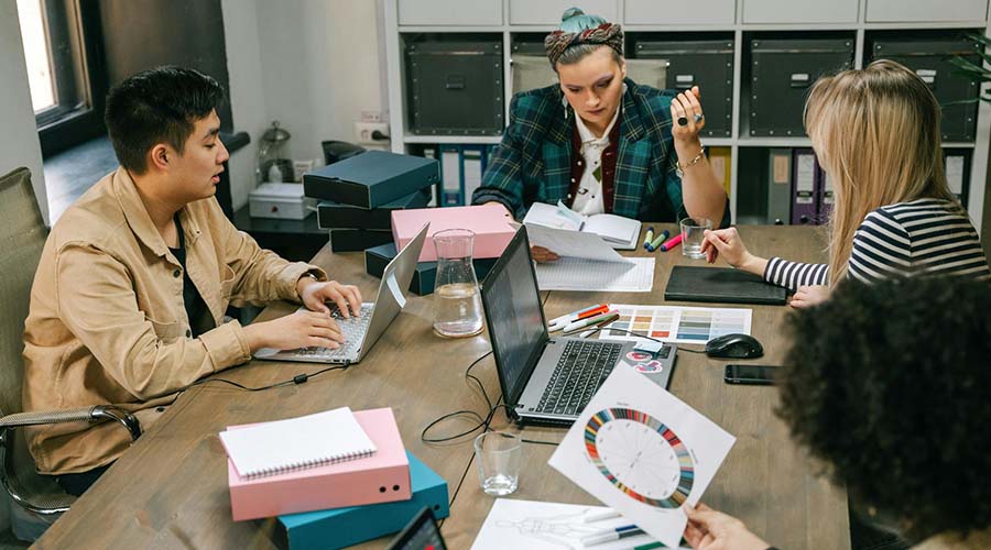 Read more about the article 5 Kebiasaan yang Membangun Relasi Kuat dalam Networking Bisnis